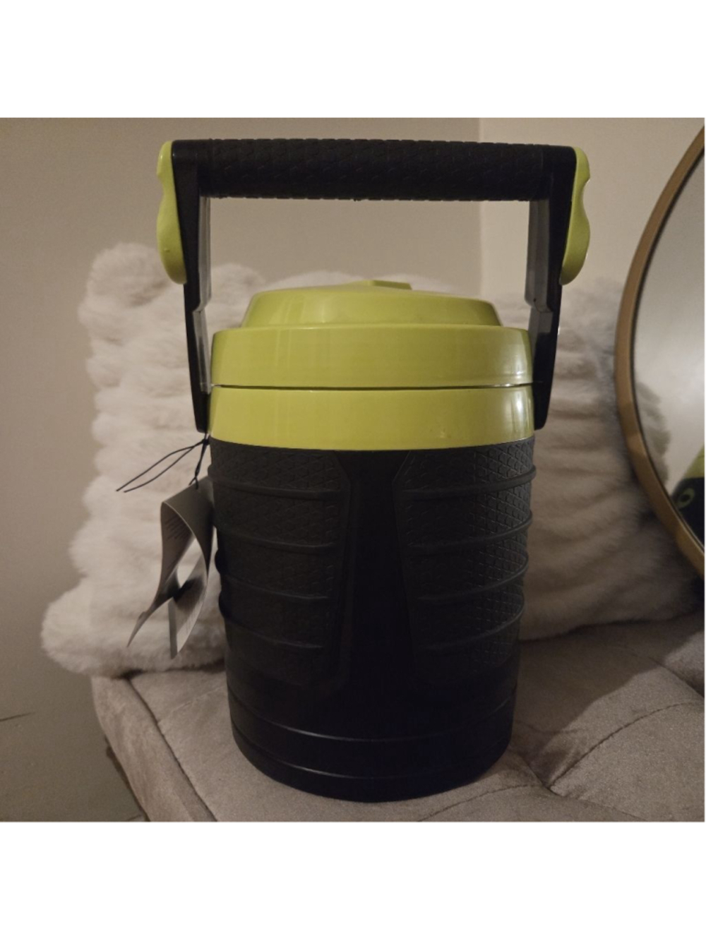 Igloo Proformance 1/2 Gallon Water Bottle & Thermos in Black & Green - Picture 3 of 16